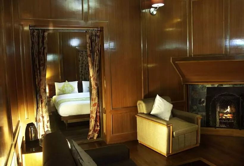 ホテル Udaan Dekeling Resort Darjeeling