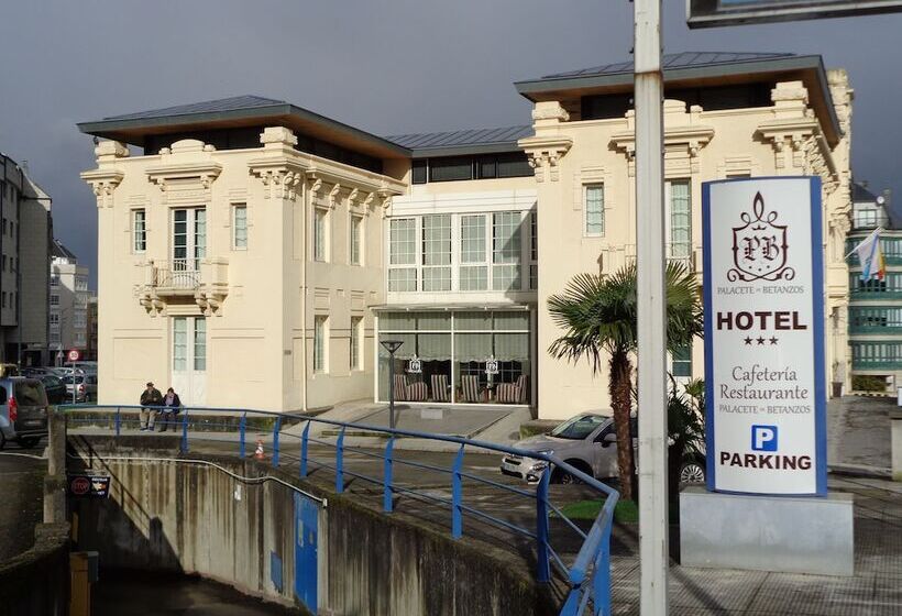 هتل Villa De Betanzos