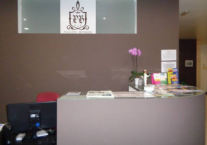 هتل Villa De Betanzos