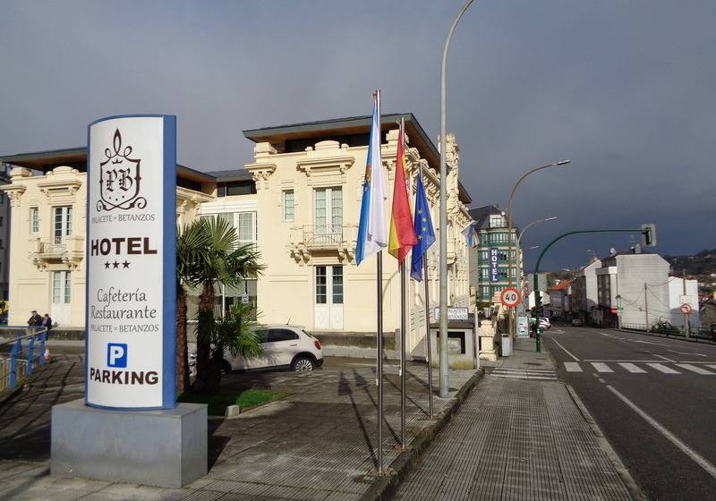 هتل Villa De Betanzos