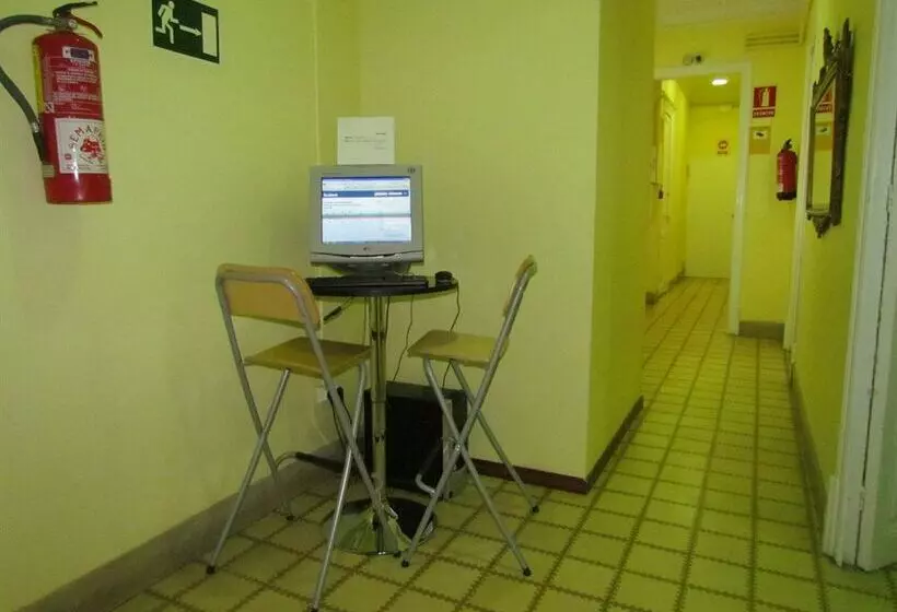 膳宿费 Barcelona City Ramblas