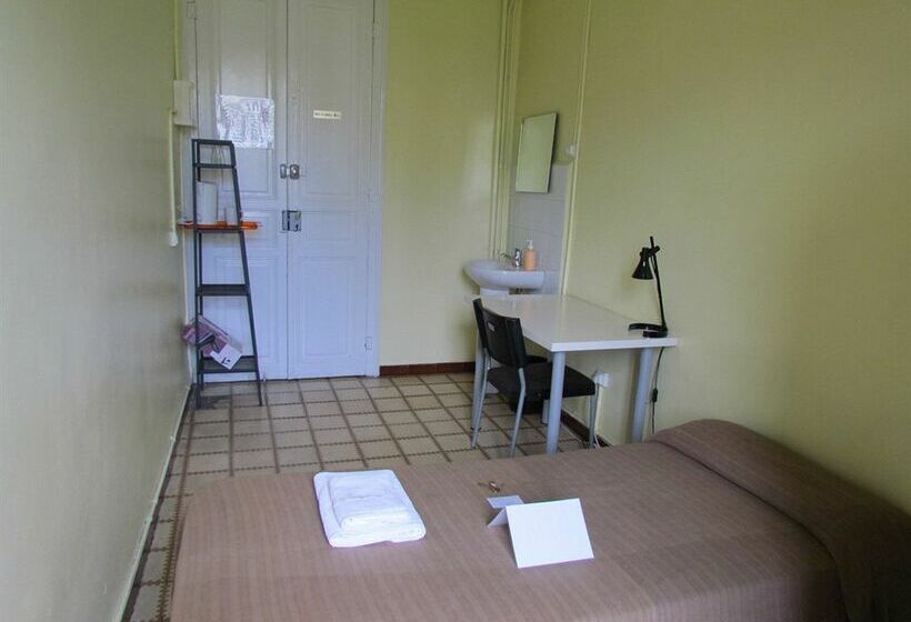 Пансион Barcelona City Ramblas