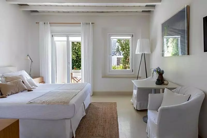Elies Resorts