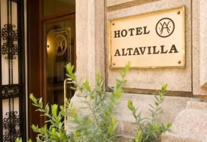 ホテル Altavilla