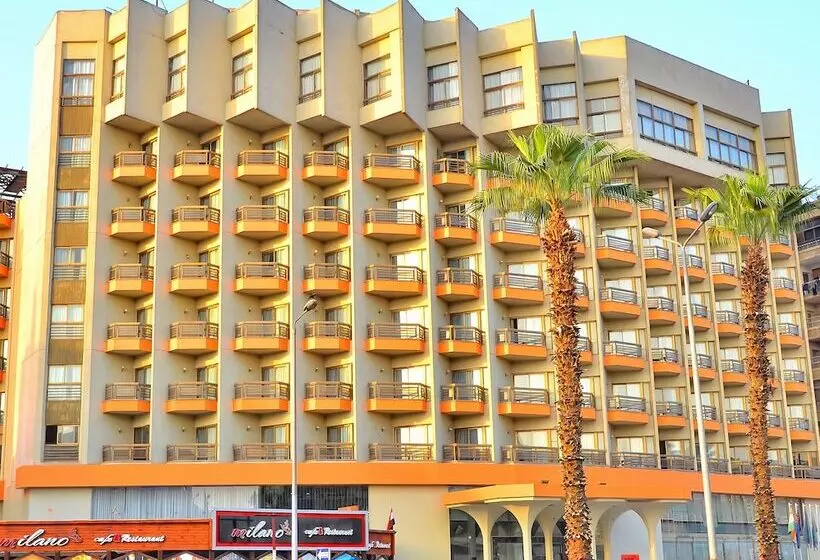 هتل Aracan Pyramid