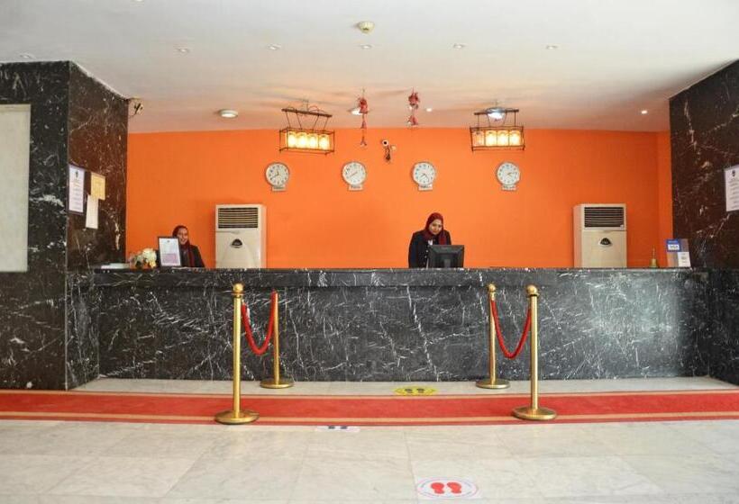 هتل Aracan Pyramid