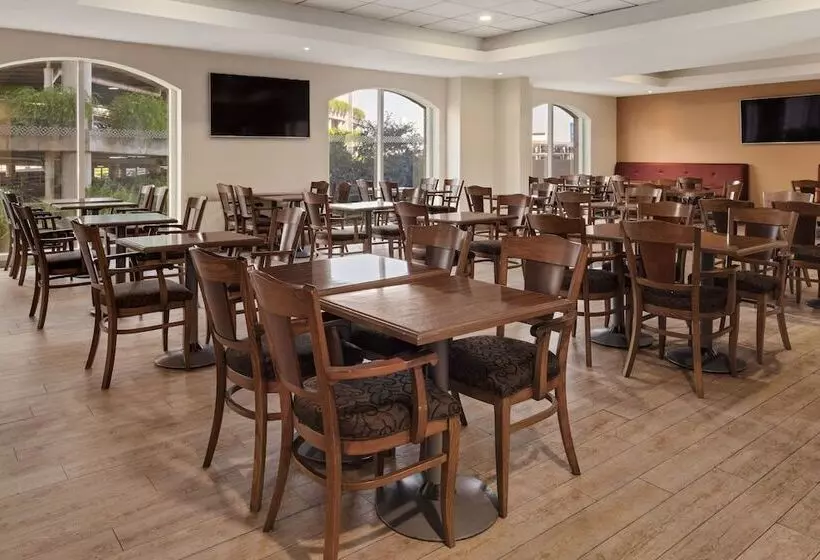 호텔 Four Points By Sheraton Galerias Monterrey