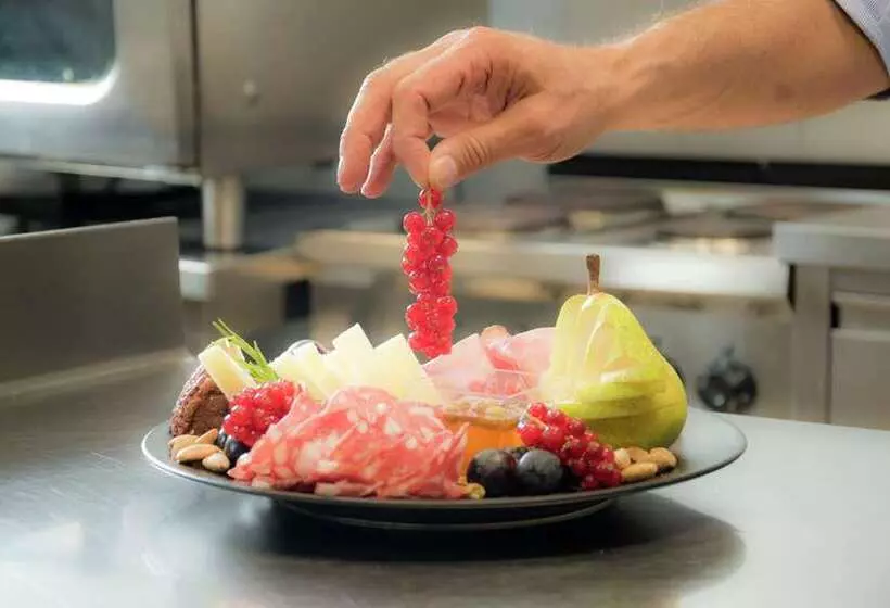 هتل Doubletree by Hilton Florence Metropole