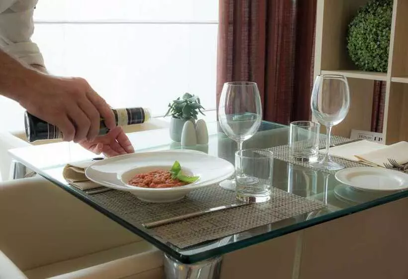 هتل Doubletree by Hilton Florence Metropole