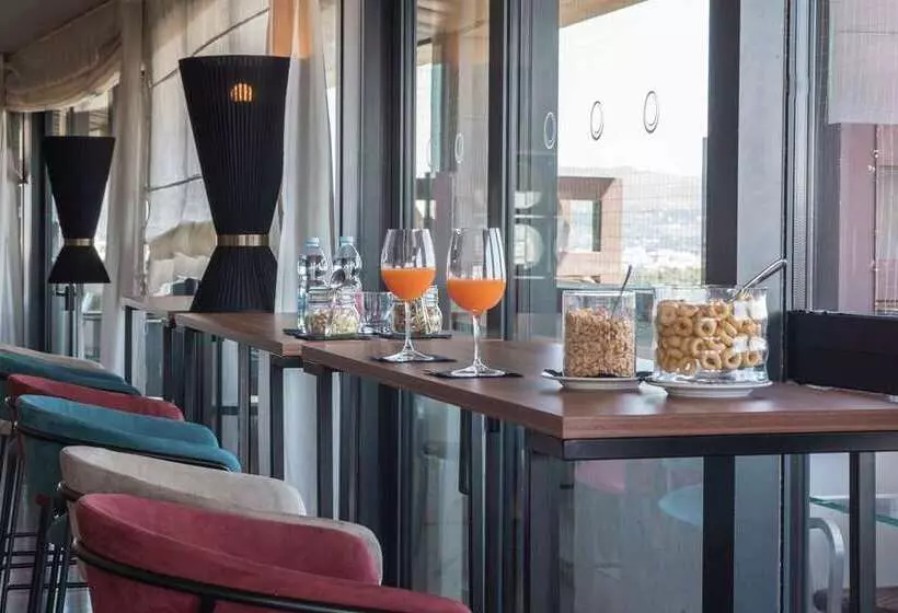 هتل Doubletree by Hilton Florence Metropole