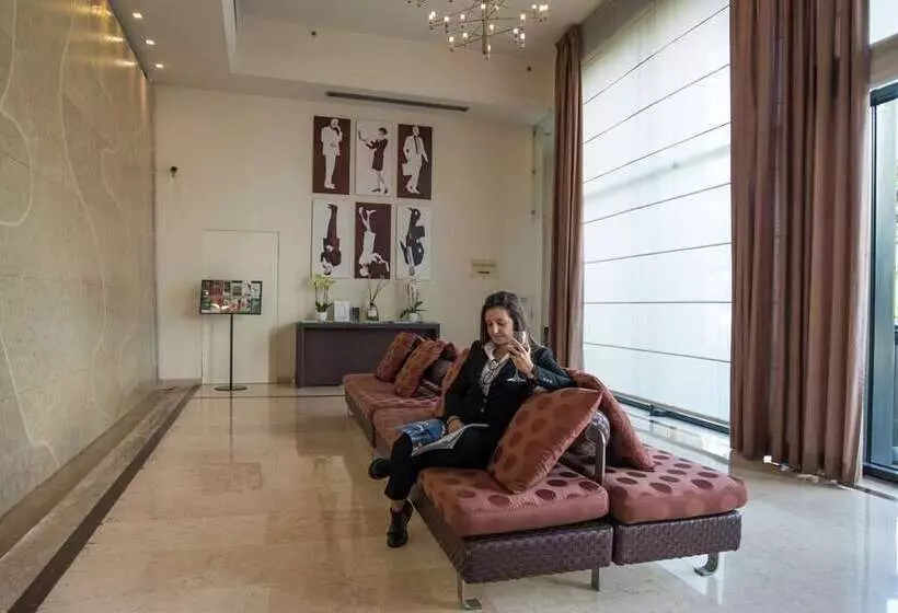 هتل Doubletree by Hilton Florence Metropole