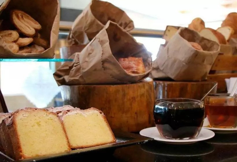 هتل Holiday Inn Villahermosa Aeropuerto, An Ihg