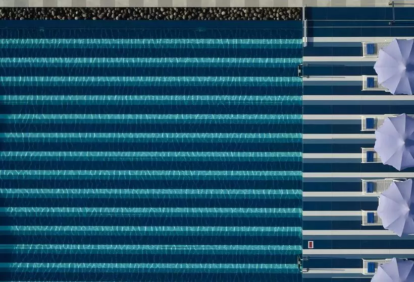 I Resort Beach Hotel & Spa