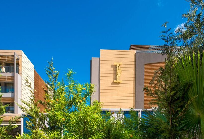 I Resort Beach Hotel & Spa