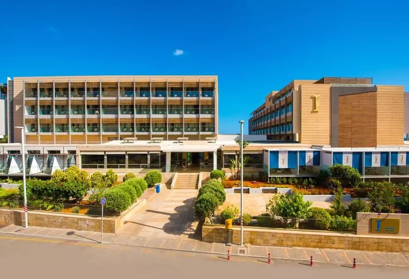 I Resort Beach Hotel & Spa