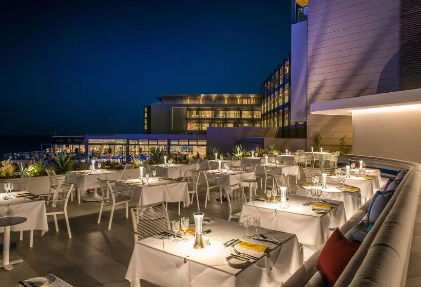 I Resort Beach Hotel & Spa