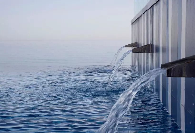 I Resort Beach Hotel & Spa