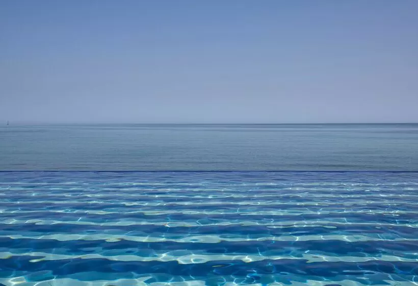 I Resort Beach Hotel & Spa