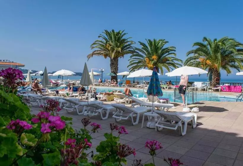 هتل Paradise Beach