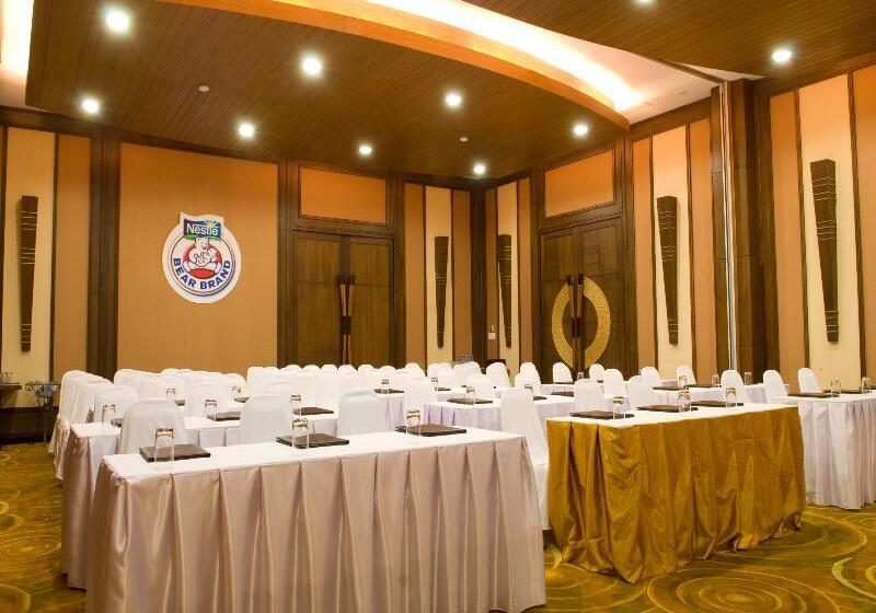 בית מלון כפרי Rawi Warin Resort And Spa   Sha Extra Plus