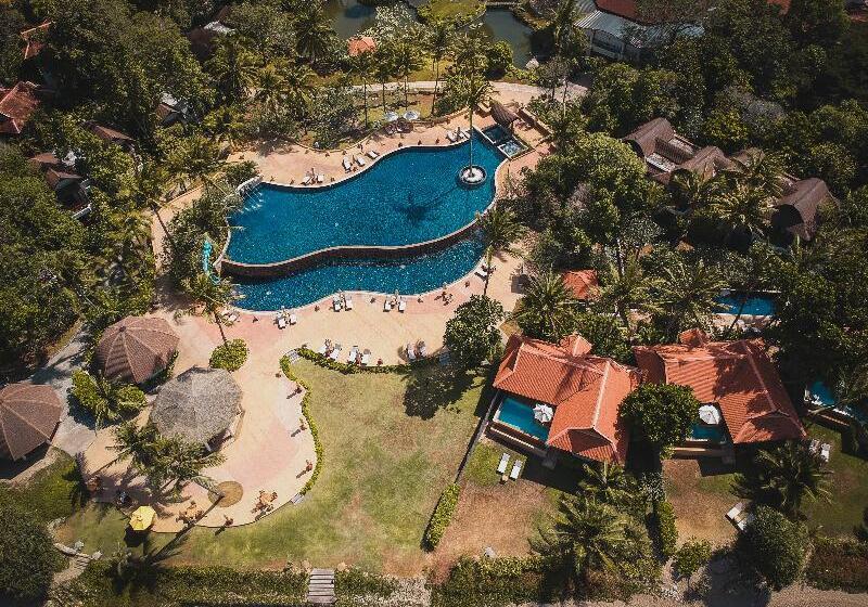 בית מלון כפרי Rawi Warin Resort And Spa   Sha Extra Plus