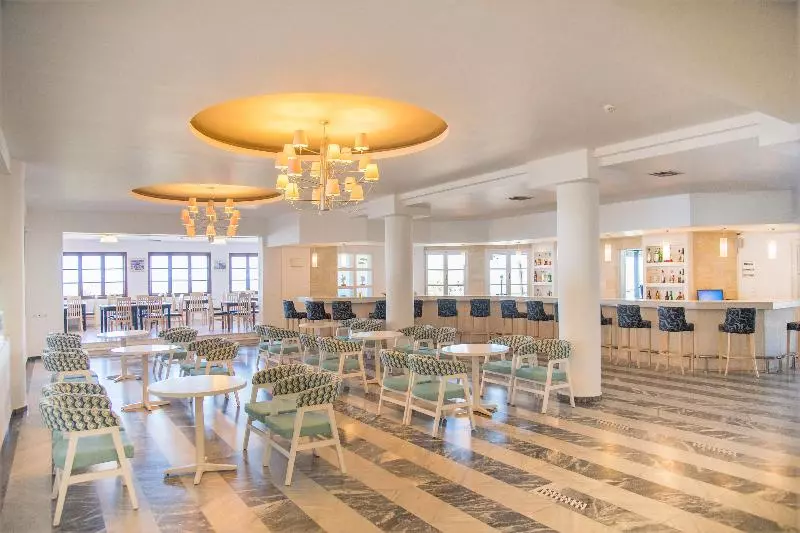 酒店 Semiramis Village