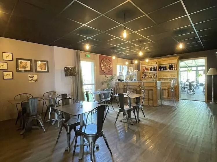 هتل The Originals City, Hôtel La Saulaie, Saumur Ouest