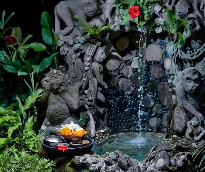 Szálloda Tjampuhan Spa