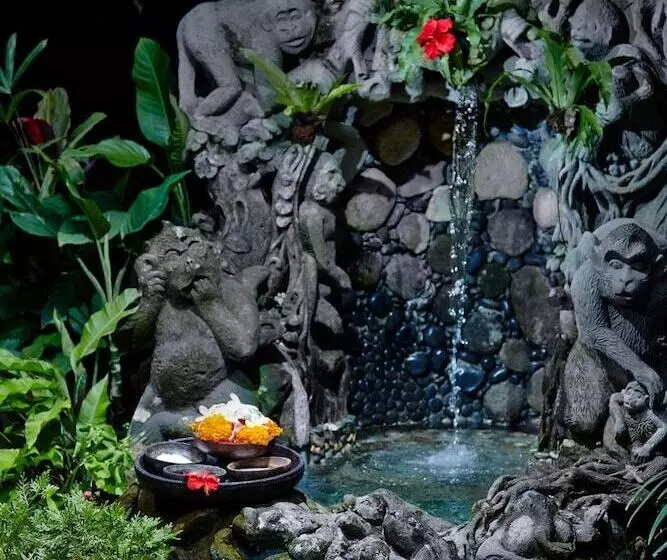 Отель Tjampuhan Spa