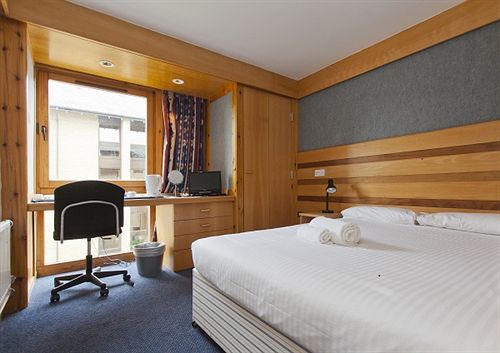 בית מלון כפרי West Park Summer Campus