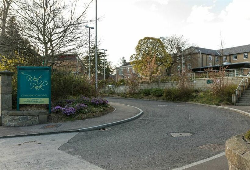 בית מלון כפרי West Park Summer Campus