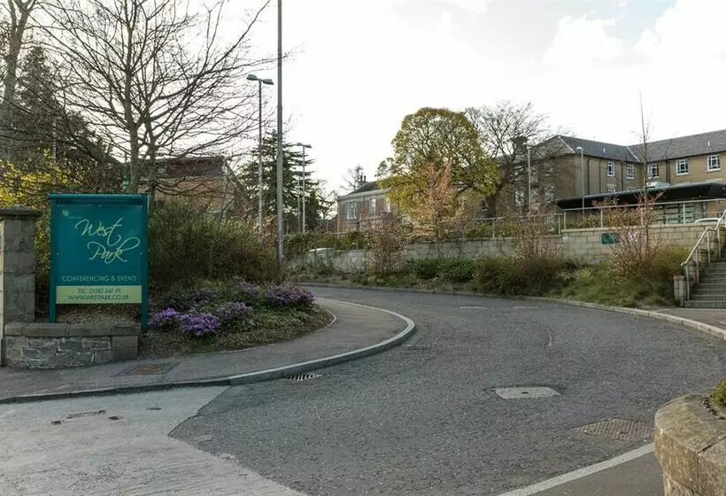 酒店 West Park Summer Campus