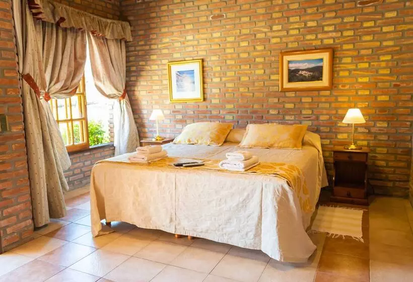 هتل Colina Del Valle