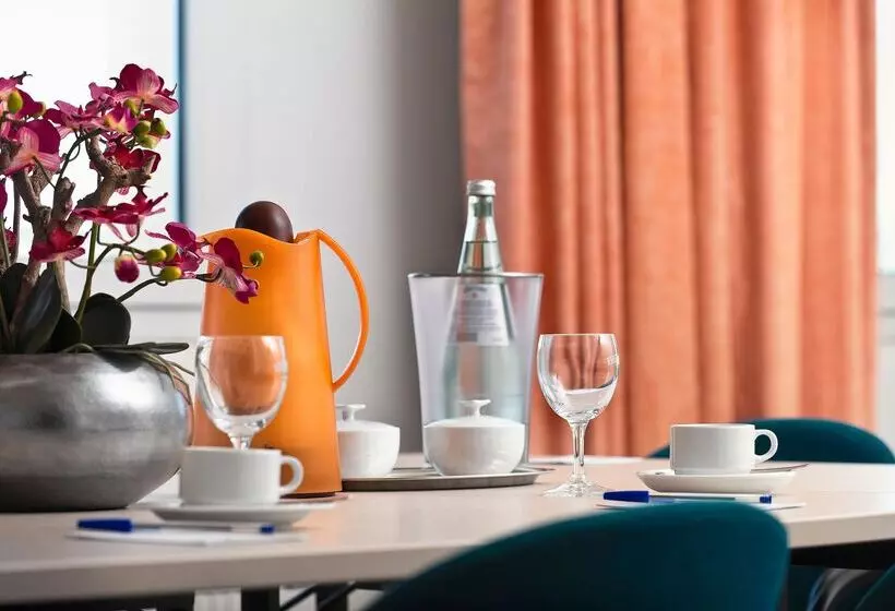 בית מלון כפרי Days Inn Dessau