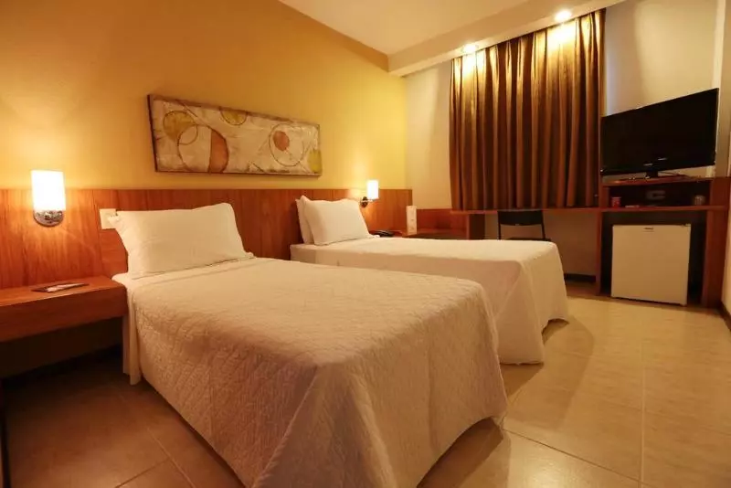 酒店 Executive Inn