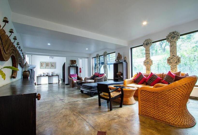 Отель Gudi Boutique