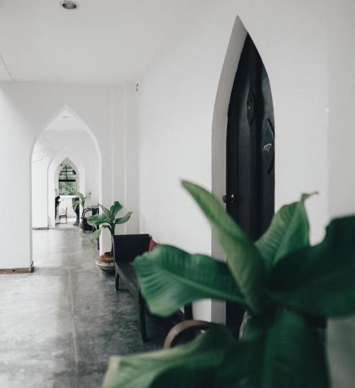 Отель Gudi Boutique