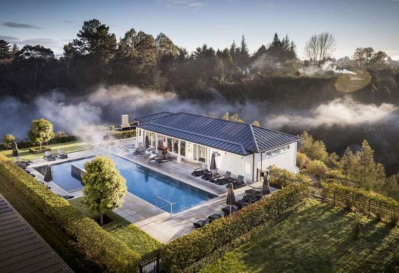 בית מלון כפרי Hilton Lake Taupo