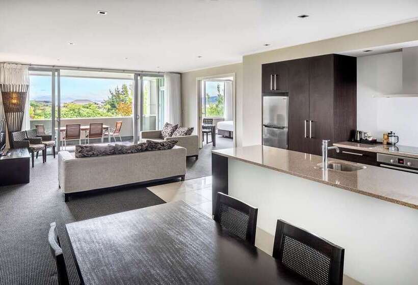 בית מלון כפרי Hilton Lake Taupo