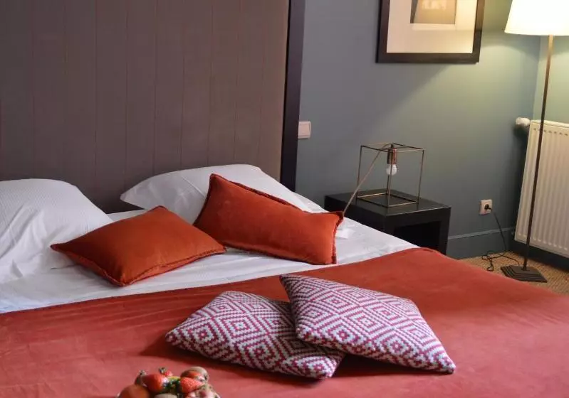 ホテル Château De La Pomarède