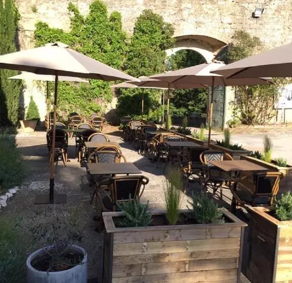 ホテル Château De La Pomarède