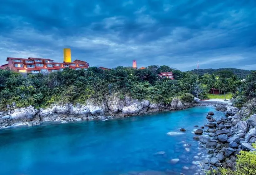 Hotelli Las Brisas Huatulco