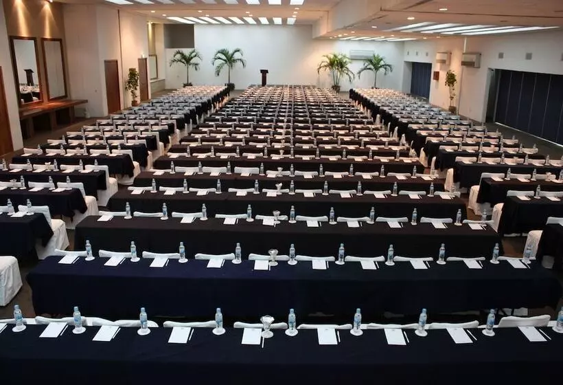 Hotelli Las Brisas Huatulco