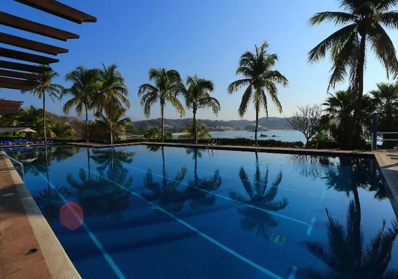 Hotelli Las Brisas Huatulco