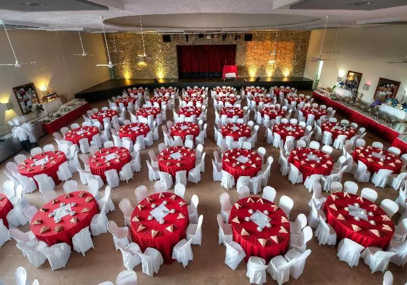 Hotelli Las Brisas Huatulco