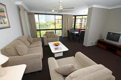 호텔 Surfers Plaza Resort