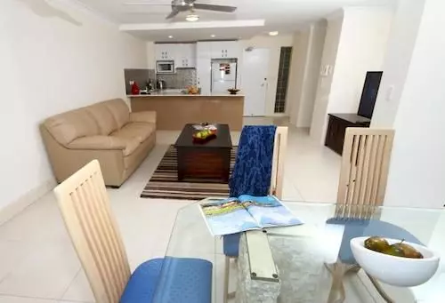 호텔 Surfers Plaza Resort