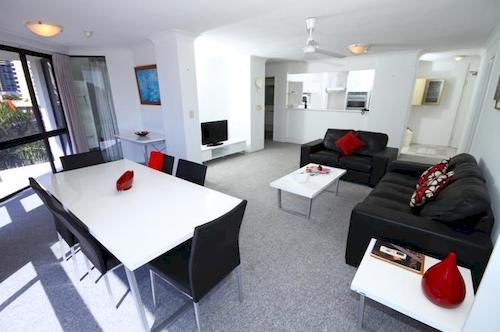 Отель Surfers Plaza Resort