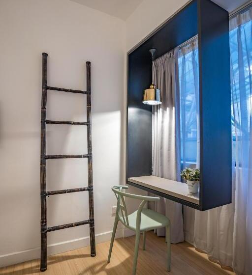 Floresta Hotel Chinatown