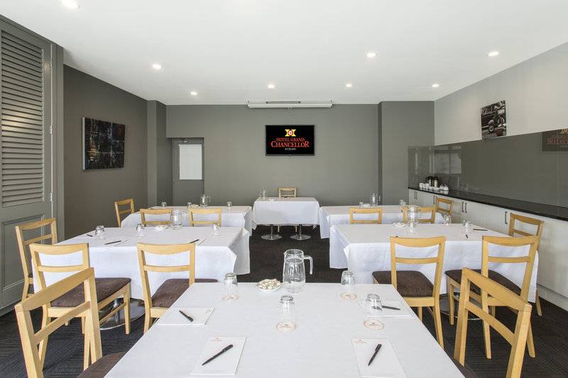 Отель The Chancellor On Hobson